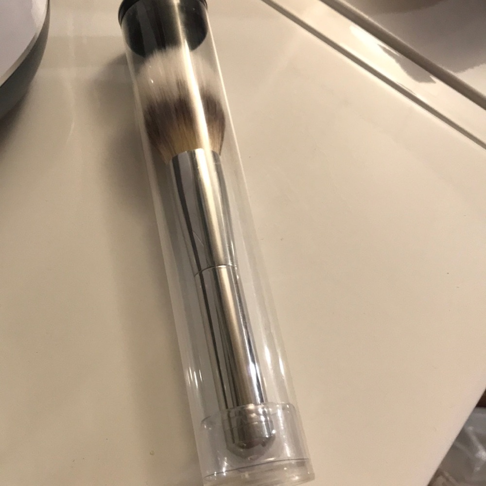 IT COSMETICS CC+ AIBRUSH POWDER BRUSH